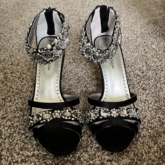 Elegant Black and Silver Heels - Picture 3 of 3